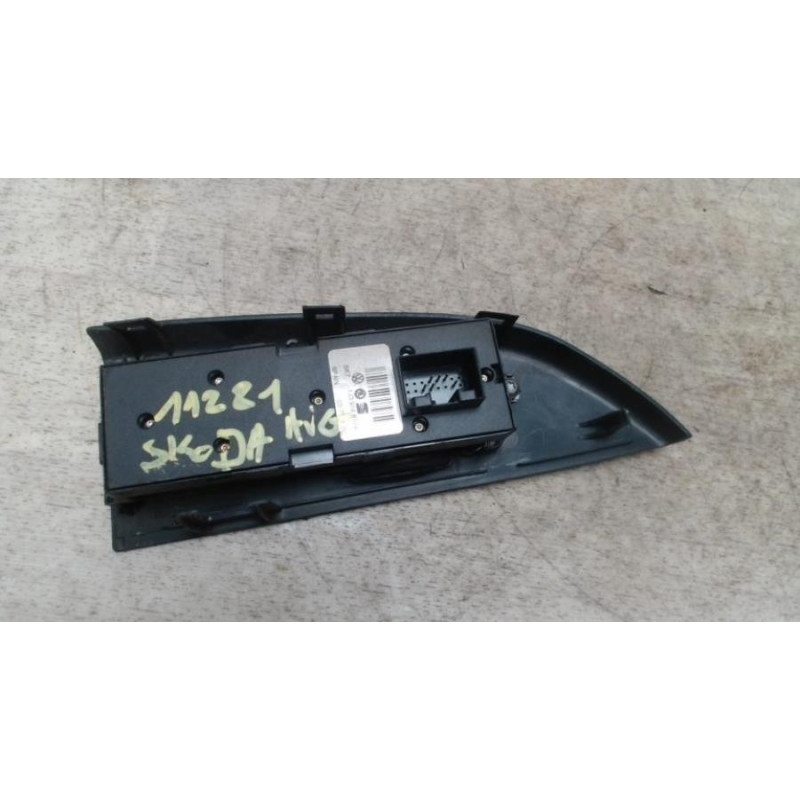 Interrupteur de leve vitre avant gauche SKODA FABIA 1 PHASE 1 BREAK d’occasion
