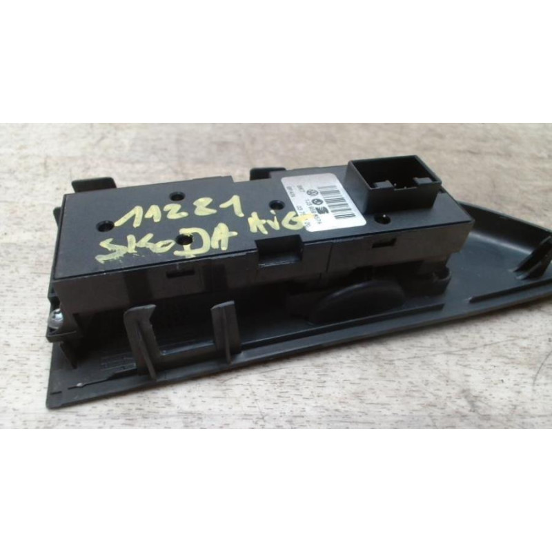 Interrupteur de leve vitre avant gauche SKODA FABIA 1 PHASE 1 BREAK d’occasion