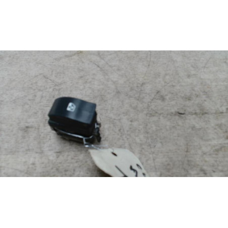 Interrupteur de leve vitre avant droit RENAULT CLIO 2 PHASE 2 d’occasion