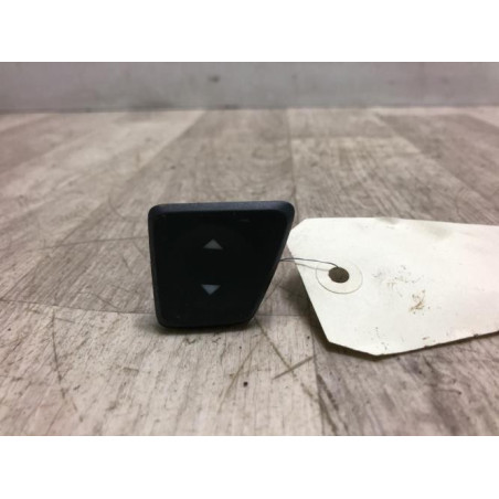 Interrupteur de leve vitre avant droit FIAT 500 2 PHASE 1 d’occasion
