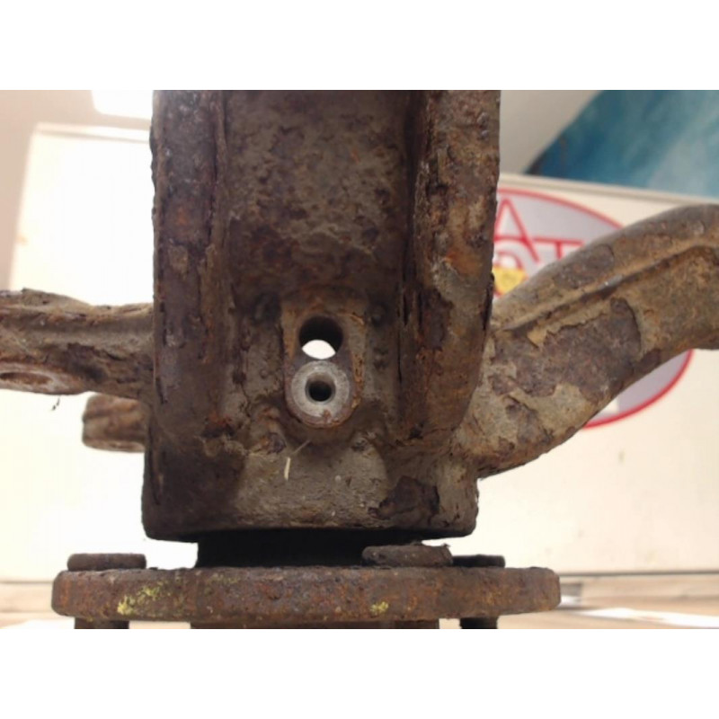 Fusee avant gauche FORD FIESTA IV d’occasion