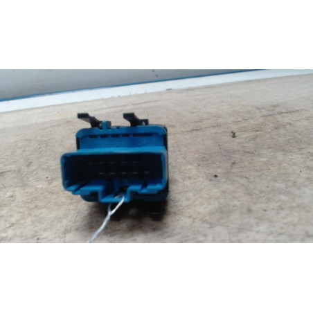 Interrupteur de leve vitre avant gauche RENAULT CLIO 3 PHASE 2 d’occasion