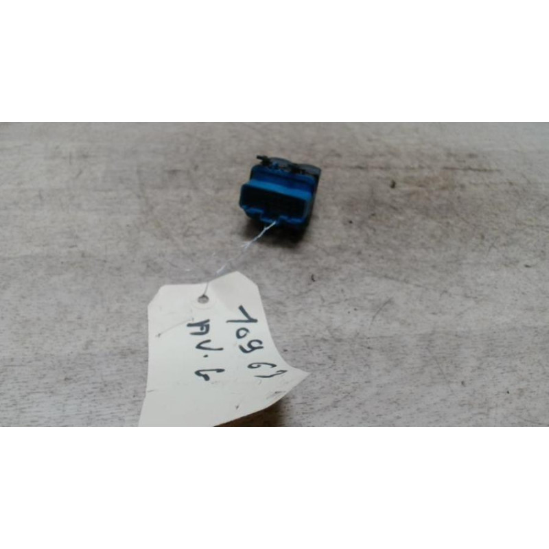 Interrupteur de leve vitre avant gauche RENAULT CLIO 3 PHASE 2 d’occasion