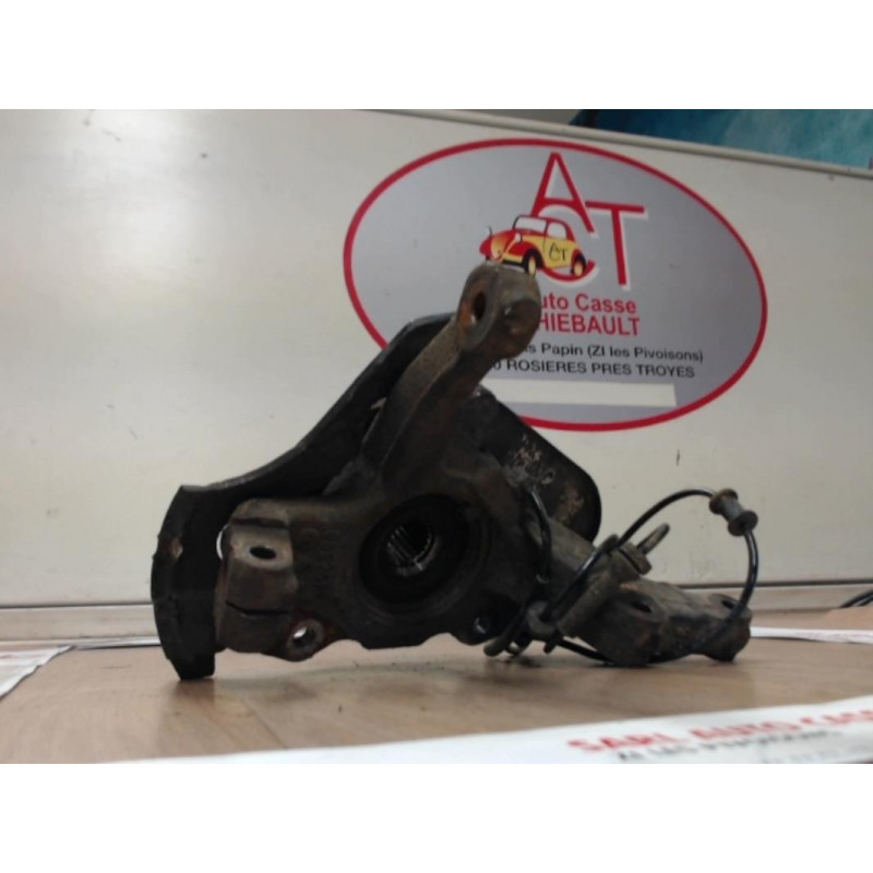 Fusee avant gauche FORD KA d’occasion
