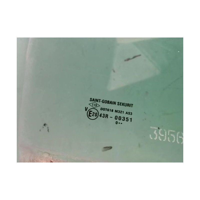 Vitre arriere droit DACIA DUSTER 1 PHASE 1 d’occasion