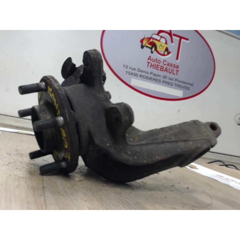 Fusee avant gauche FORD  d’occasion