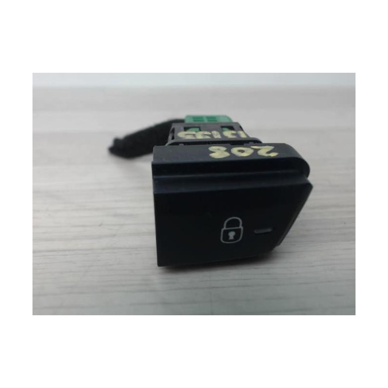 Commande de fermeture centralisee PEUGEOT 208 1 PHASE 1 d’occasion