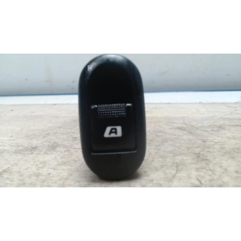 Interrupteur de leve vitre avant gauche CITROEN C2 PHASE 1 d’occasion