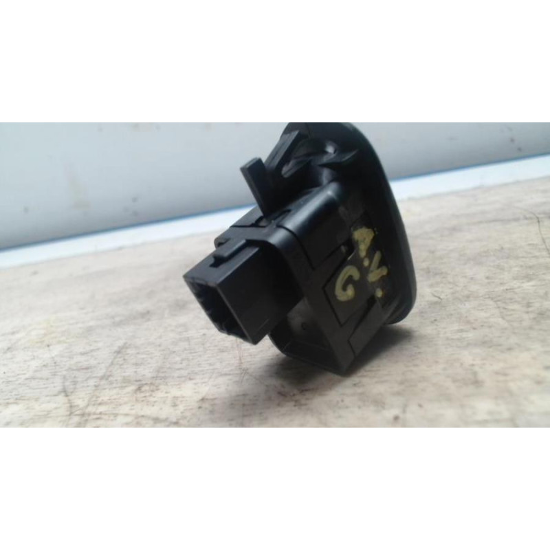 Interrupteur de leve vitre avant gauche CITROEN C2 PHASE 1 d’occasion