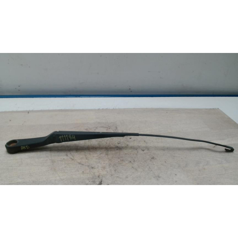 Bras essuie glace avant droit LAND ROVER FREELANDER 1 PHASE 1 d’occasion