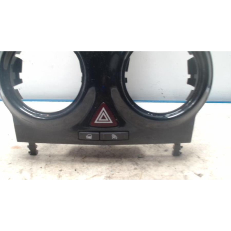 Facade autoradio OPEL CORSA D PHASE 1 d’occasion