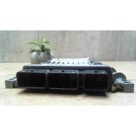 Calculateur moteur RENAULT SCENIC 2 PHASE 2 d’occasion