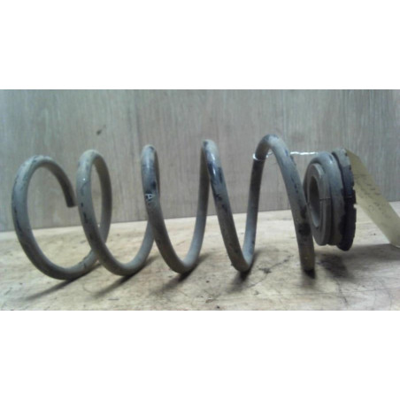 Ressort de suspension arriere gauche OPEL CORSA D PHASE 1 d’occasion