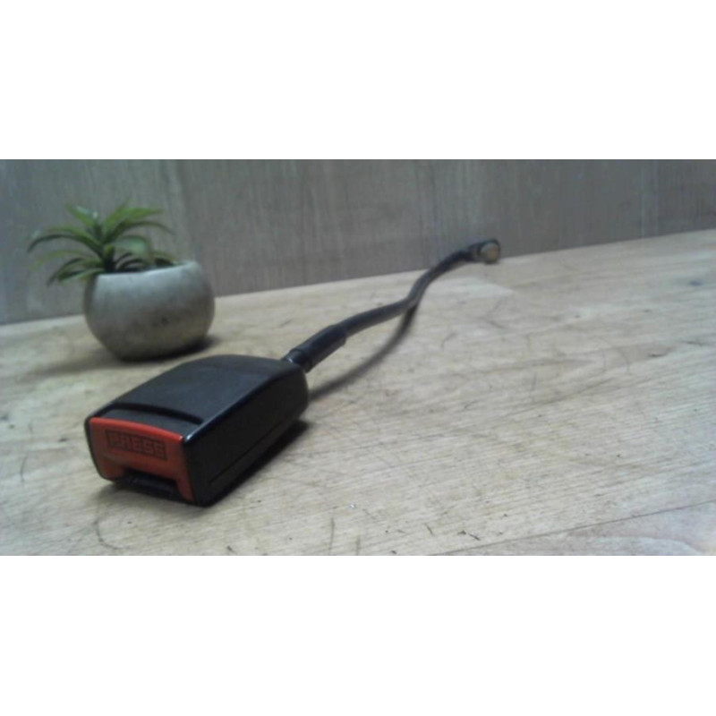 Attache ceinture avant gauche RENAULT TRAFIC 1 PHASE 2 d’occasion