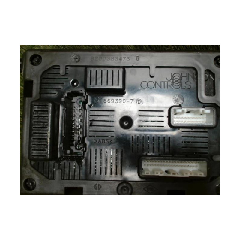 Calculateur RENAULT CLIO 3 PHASE 1 d’occasion