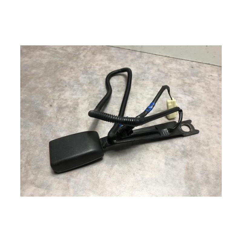 Attache ceinture avant gauche TOYOTA URBAN CRUISER d’occasion
