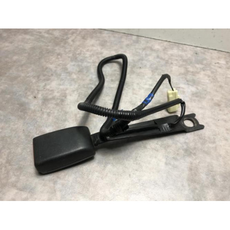Attache ceinture avant gauche TOYOTA URBAN CRUISER d’occasion