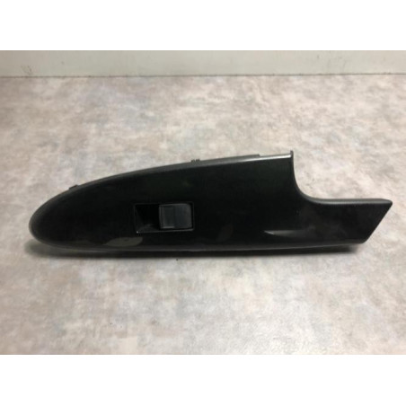 Interrupteur de leve vitre avant droit TOYOTA URBAN CRUISER d’occasion
