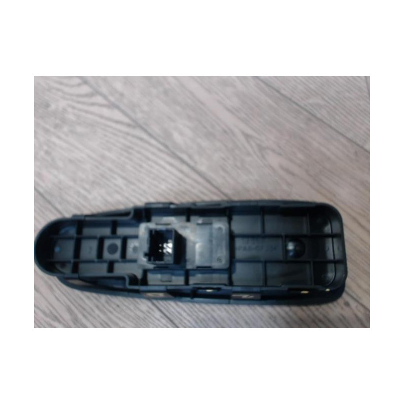 Interrupteur de leve vitre avant droit CITROEN C4 PICASSO 1 d’occasion
