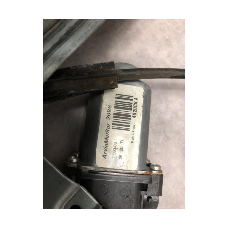 Leve vitre electrique avant droit RENAULT KANGOO 2 PHASE 1 d’occasion
