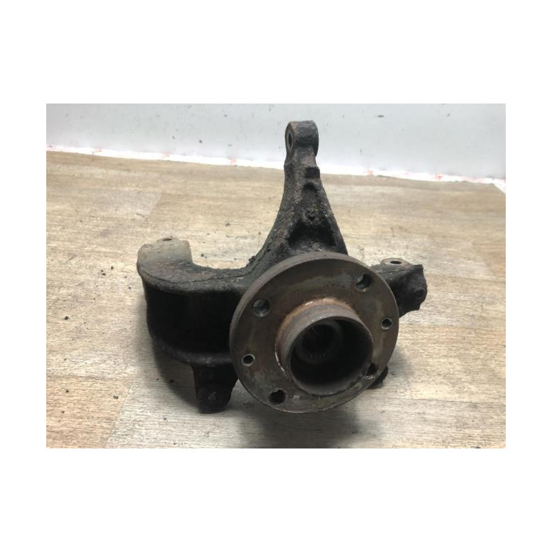 Fusee avant gauche RENAULT  d’occasion