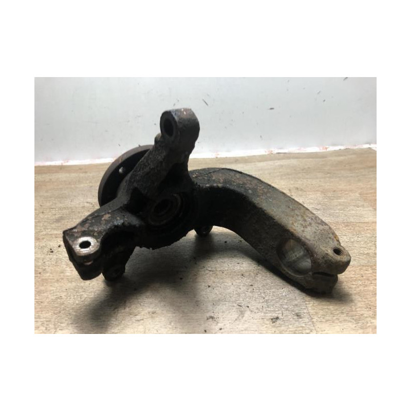 Fusee avant gauche RENAULT  d’occasion