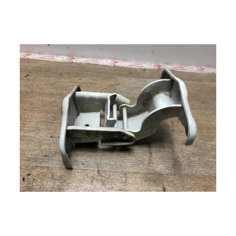 Charniere de porte de coffre gauche RENAULT TRAFIC 2 PHASE 2 d’occasion
