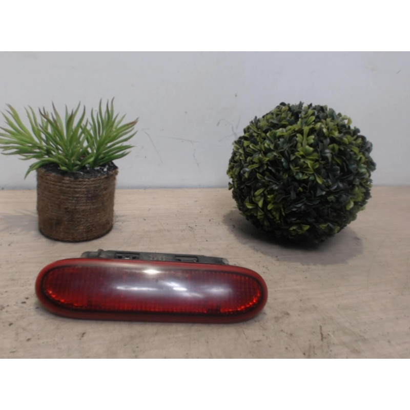 Feu arriere stop central RENAULT CLIO 1 PHASE 2 d’occasion