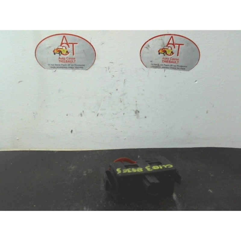Bouton de warning RENAULT CLIO III 1.2 16V d’occasion