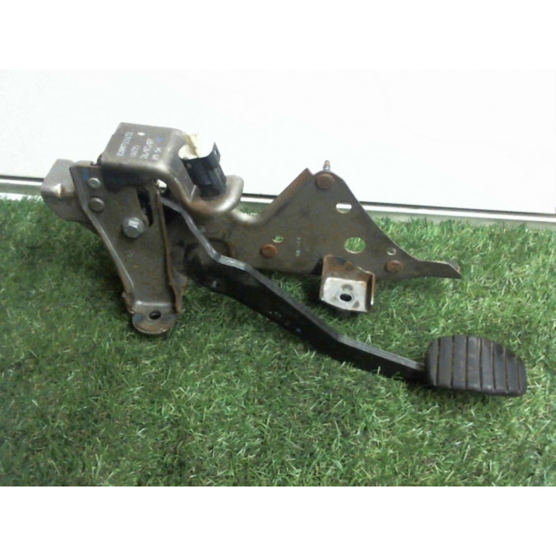Pedalier de frein RENAULT CLIO III PHASE 1 d’occasion