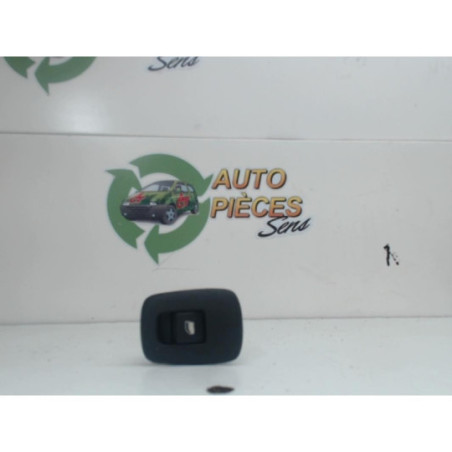Interrupteur de leve vitre arriere droit PEUGEOT 207 PHASE 1 d’occasion