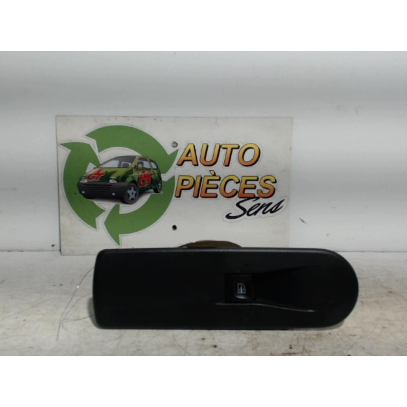 Interrupteur de leve vitre avant droit RENAULT CLIO 4 PHASE 1 d’occasion