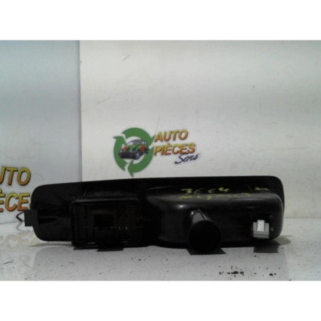 Interrupteur de leve vitre arriere droit RENAULT MEGANE 3 PHASE 1 BREAK d’occasion