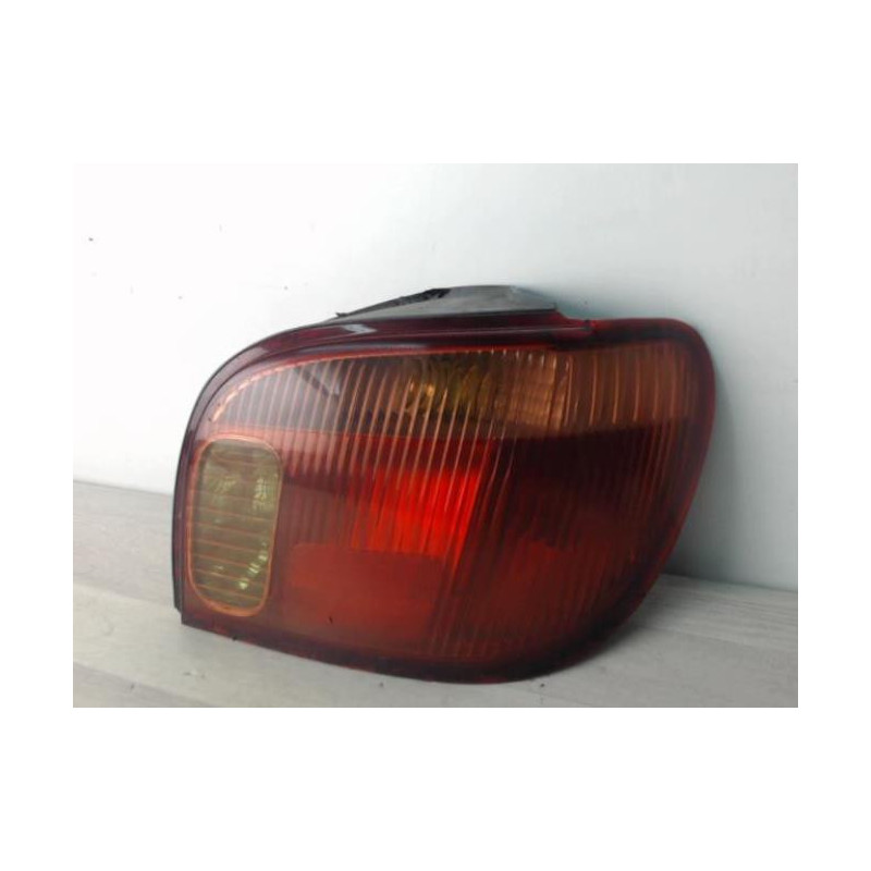 Feu arriere principal droit (feux) TOYOTA YARIS 1 PHASE 2 d’occasion