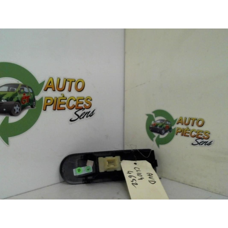 Interrupteur de leve vitre avant droit RENAULT CLIO 4 PHASE 1 d’occasion