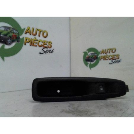 Interrupteur de leve vitre arriere droit RENAULT CLIO 4 PHASE 1 d’occasion