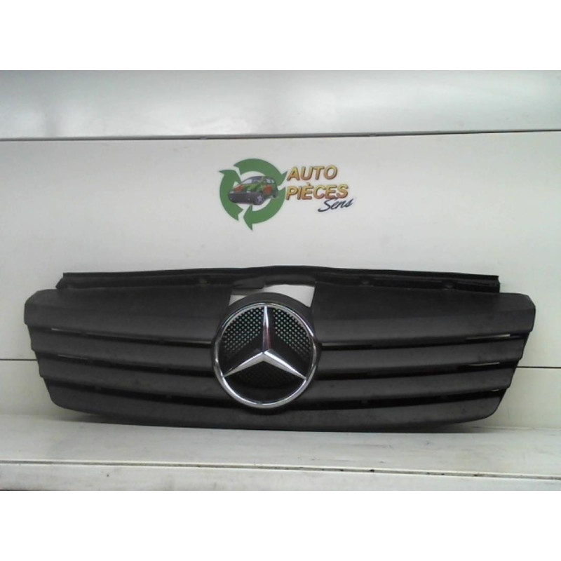 Grille de calandre MERCEDES VANEO 414 d’occasion