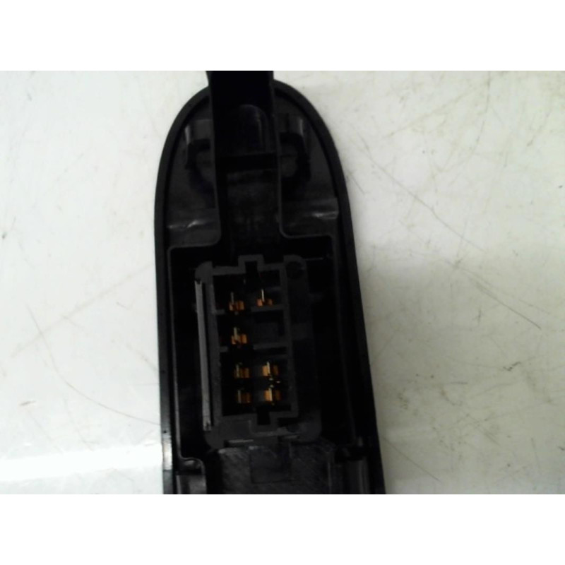 Interrupteur de leve vitre avant droit PEUGEOT 307 PHASE 1 d’occasion