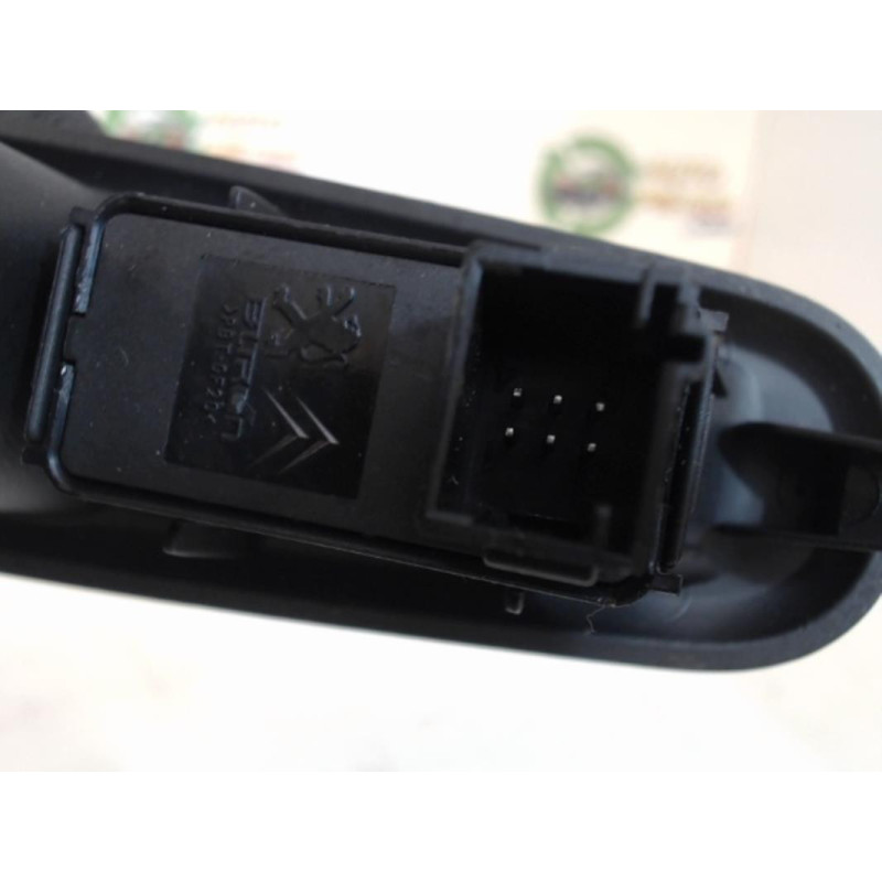 Interrupteur de leve vitre arriere droit PEUGEOT 3008 1 PHASE 1 d’occasion