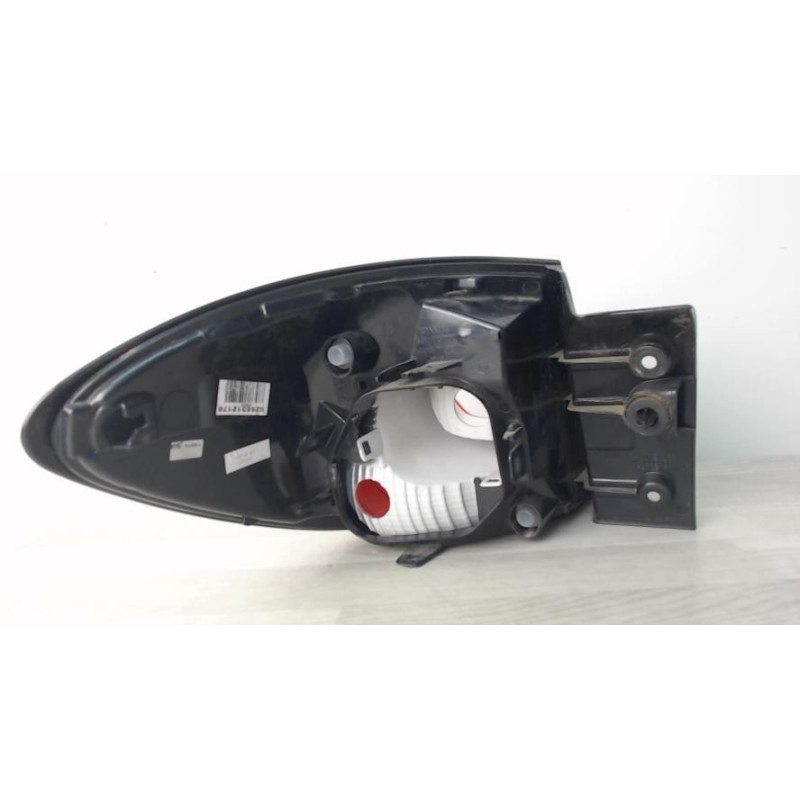Feu arriere principal droit (feux) RENAULT CAPTUR 1 PHASE 1 d’occasion