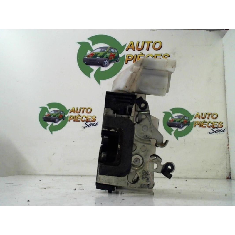 Serrure avant droit FIAT PUNTO 2 PHASE 2 d’occasion