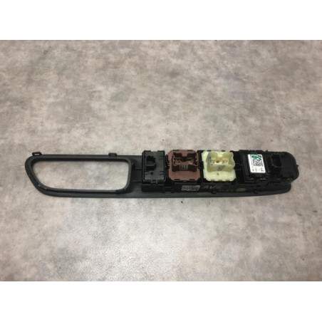 Interrupteur de leve vitre avant gauche RENAULT CAPTUR 1 PHASE 2 d’occasion