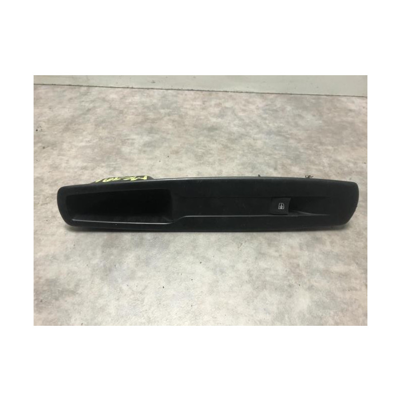 Interrupteur de leve vitre avant droit RENAULT MEGANE 3 PHASE 1 BREAK d’occasion