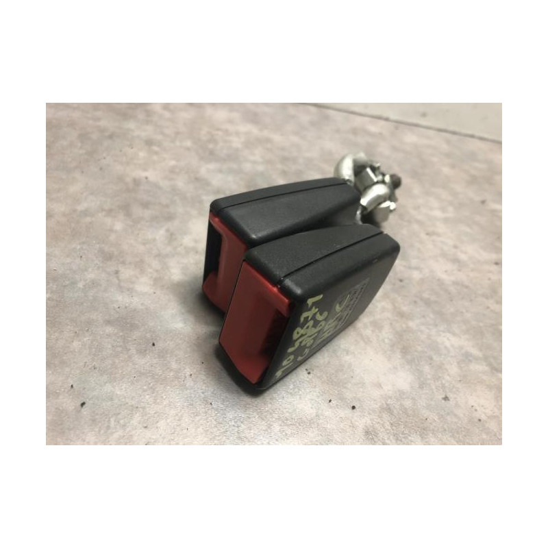 Attache ceinture arriere gauche VOLKSWAGEN GOLF 6 d’occasion