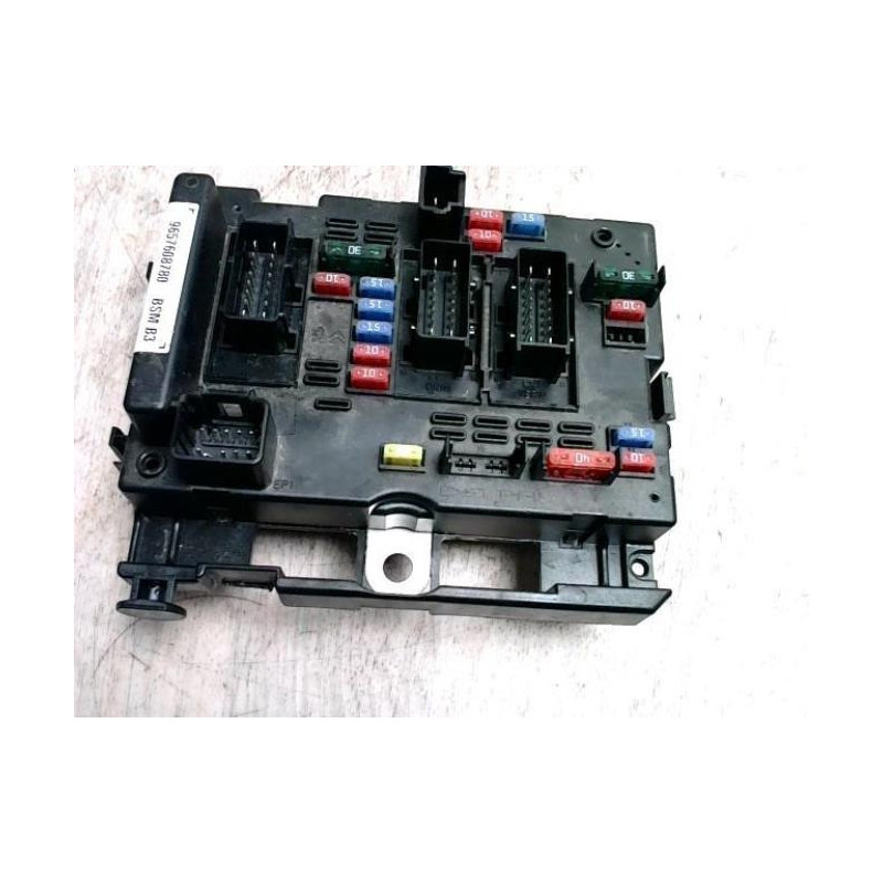 Boitier servitude moteur (BSM) PEUGEOT 206+ d’occasion