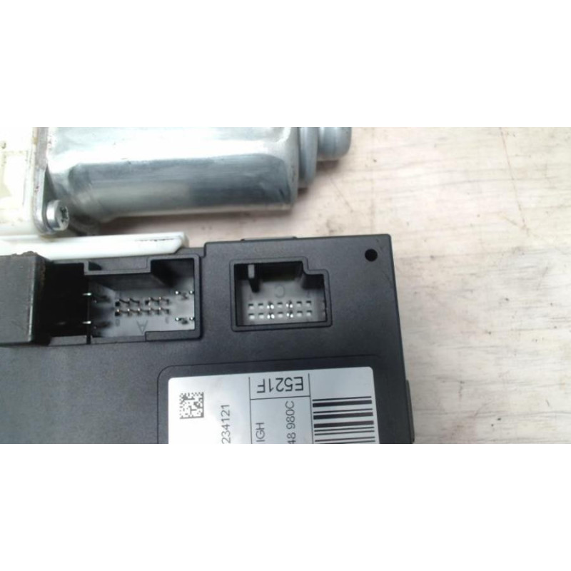 Moteur leve vitre avant droit VOLVO S 40 2 PHASE 1 d’occasion