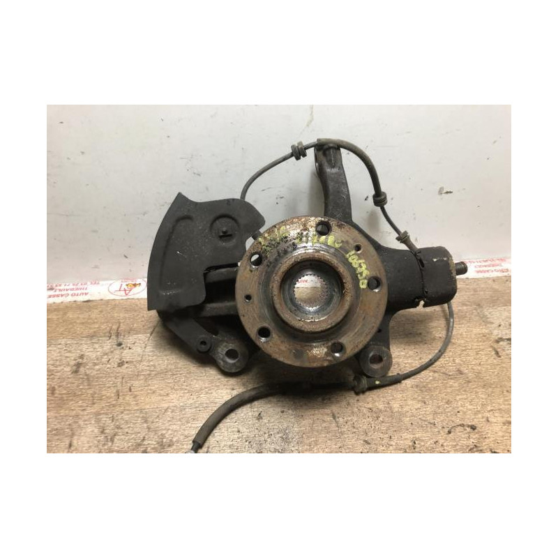 Fusee avant gauche OPEL  d’occasion