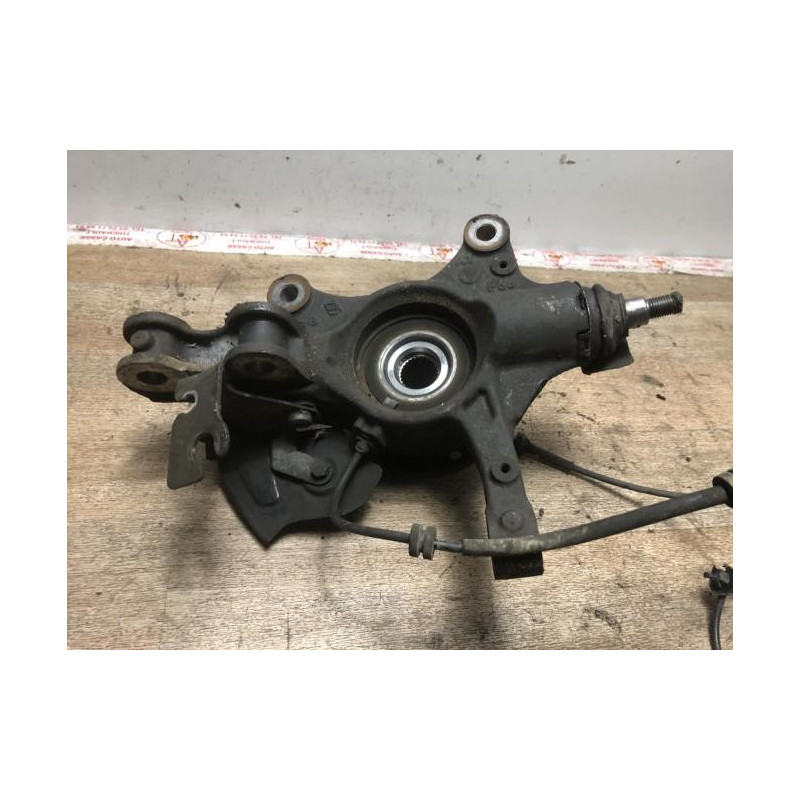 Fusee avant gauche OPEL  d’occasion