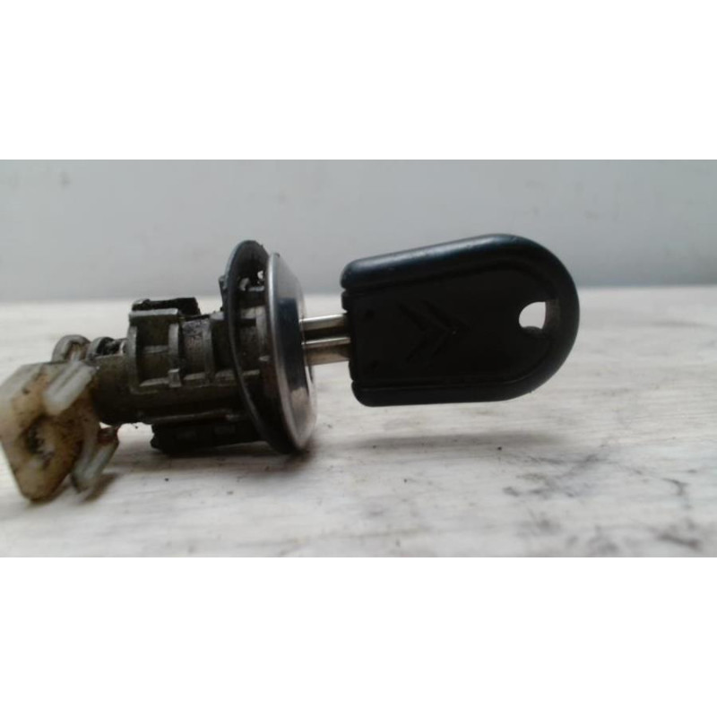 Barillet porte avant gauche CITROEN ZX PHASE 2 BREAK d’occasion