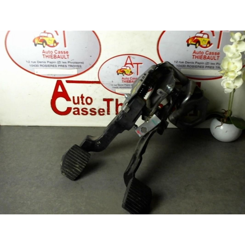 Pedalier PEUGEOT 208 d’occasion